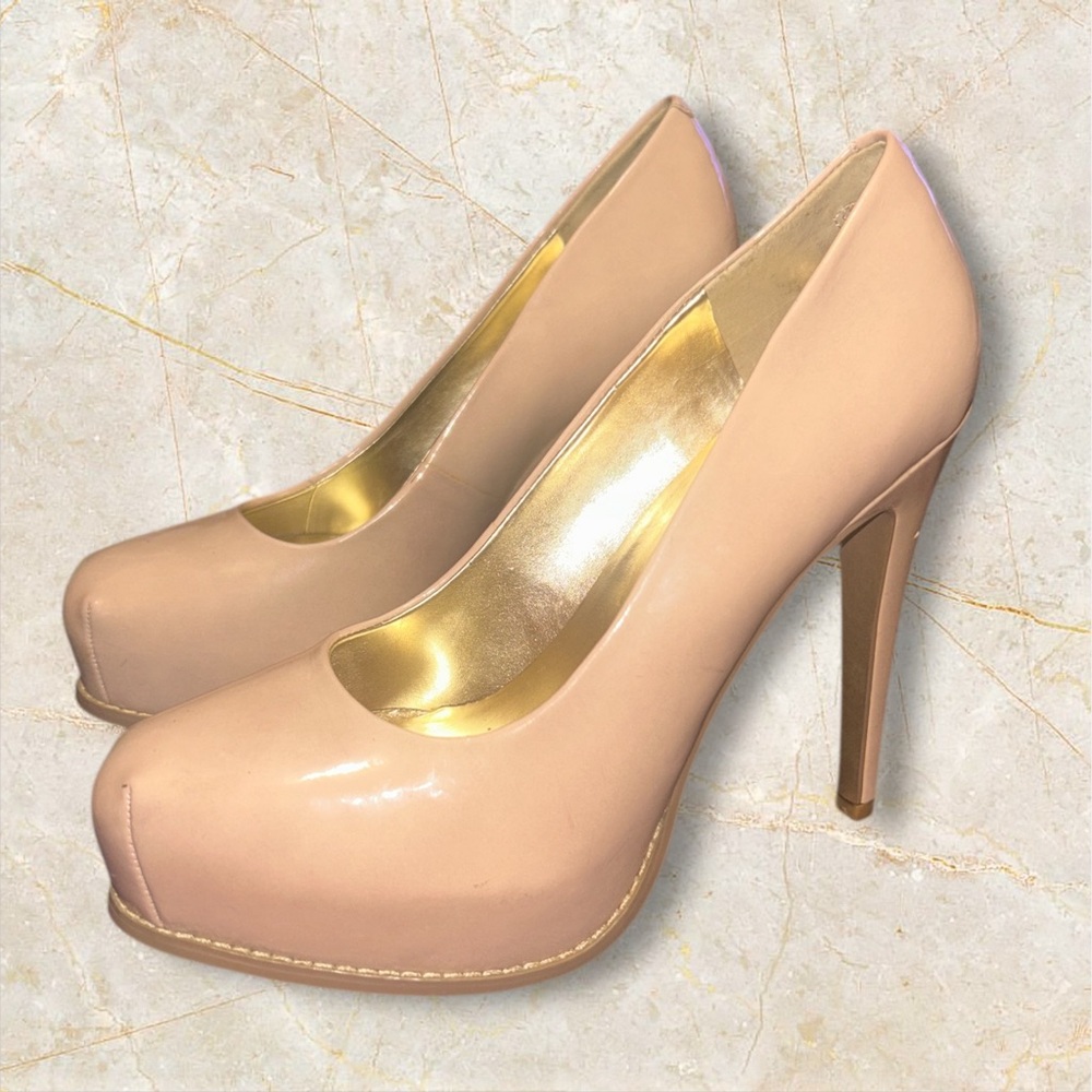 Simply Vera Wang | Svhestia Patent Leather Nude Heels / Women’s Size 6.5 U.S.